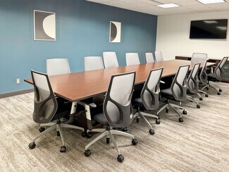 Plus de détails pour 651 Holiday Dr, Pittsburgh, PA - Coworking à louer
