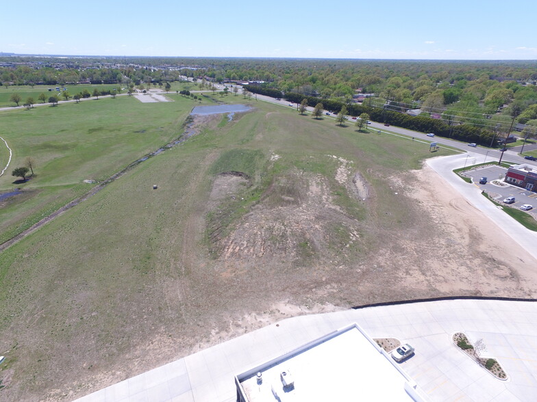 Tyler Rd & 13th St, Wichita, KS à vendre - Aérien – Image 2 sur 5