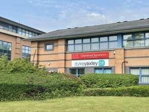 Hollinswood Ct, Telford à louer Photo de l’immeuble– Image 1 sur 7