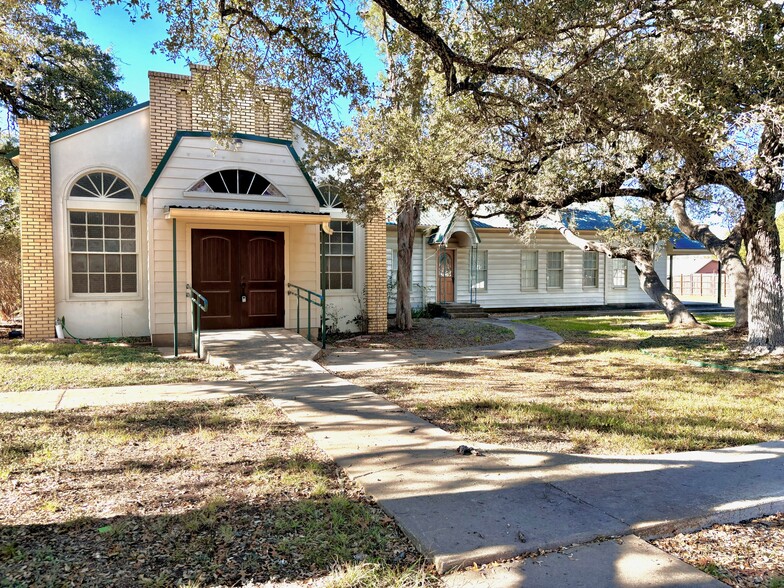 410 N West St, Bertram, TX à louer - Photo de l’immeuble – Image 1 sur 11