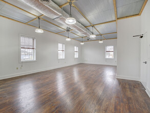 1110 Hamilton Blvd, South Plainfield, NJ à louer Photo intérieure– Image 1 sur 11
