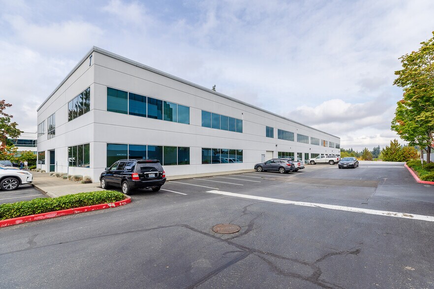 12220 113th Ave NE, Kirkland, WA à louer - Photo de l’immeuble – Image 2 sur 6
