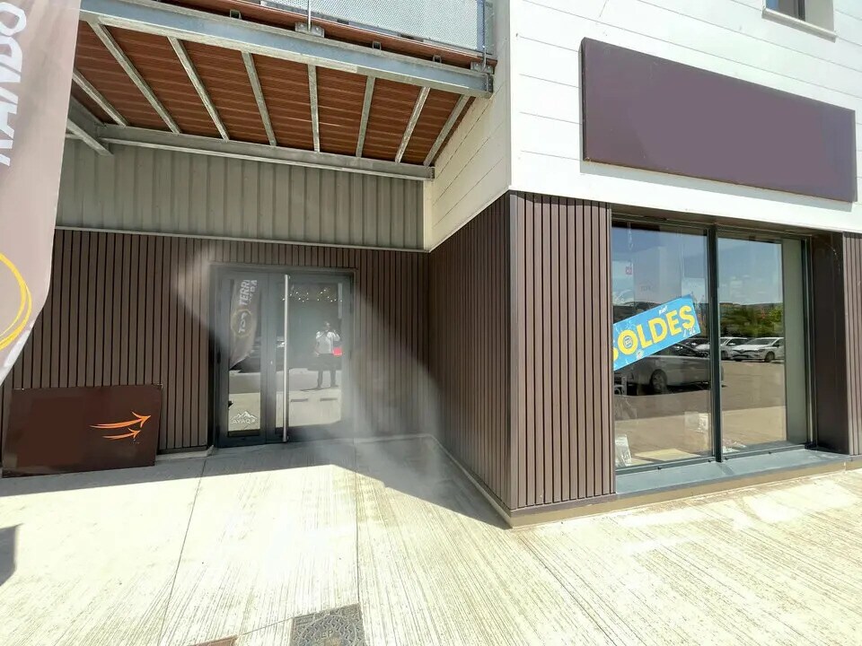 662 Rue Des Jonchères, Genay à louer Photo de l’immeuble– Image 1 sur 10
