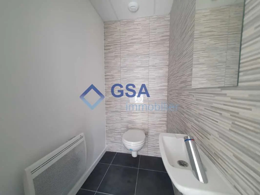 Local d’activités dans Saint-Michel-sur-Orge à louer Photo de l’immeuble– Image 1 sur 1