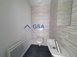 Local d’activités dans Saint-Michel-sur-Orge à louer Photo de l’immeuble– Image 1 sur 1