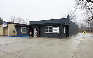 Plus de détails pour 17206 E Thirteen Mile Rd, Roseville, MI - Industriel/Logistique à vendre