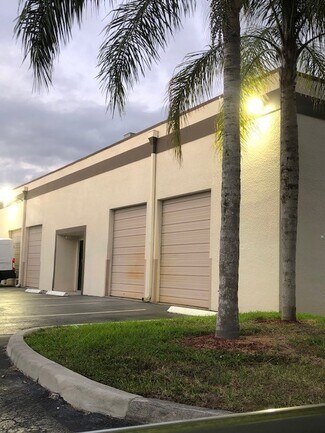 Plus de détails pour 10026 Spanish Isle Blvd, Boca Raton, FL - Industriel/Logistique à louer