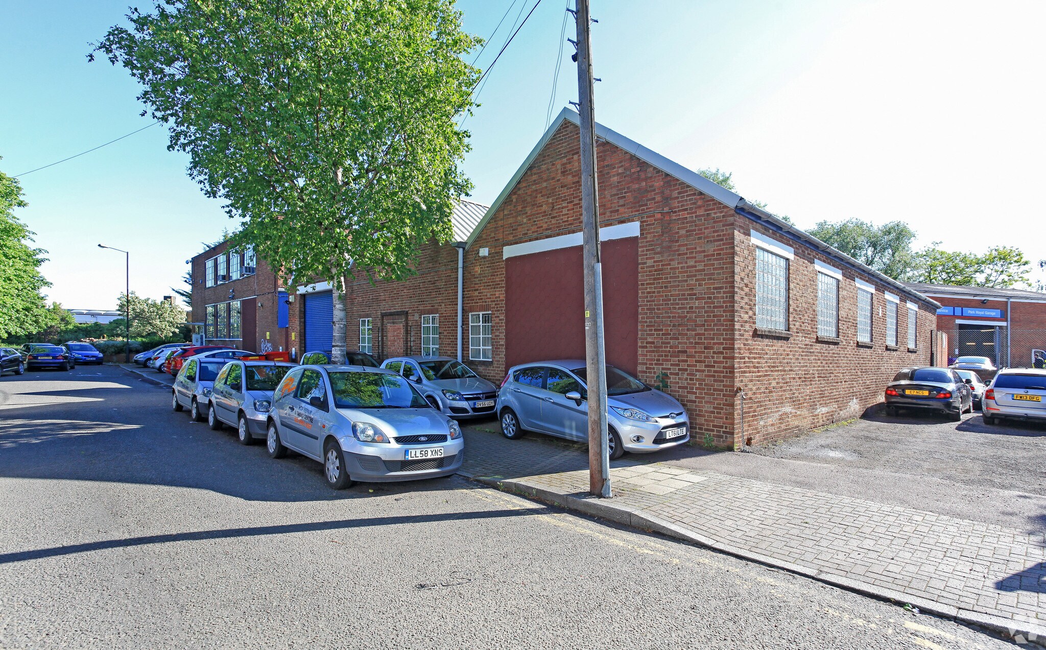 42-50 Steele Rd, Londres à louer Photo principale– Image 1 sur 7