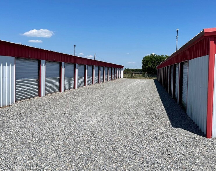 United Storage Units Portfolio portefeuille de 1 biens à vendre sur LoopNet.fr - Photo de l’immeuble – Image 3 sur 5