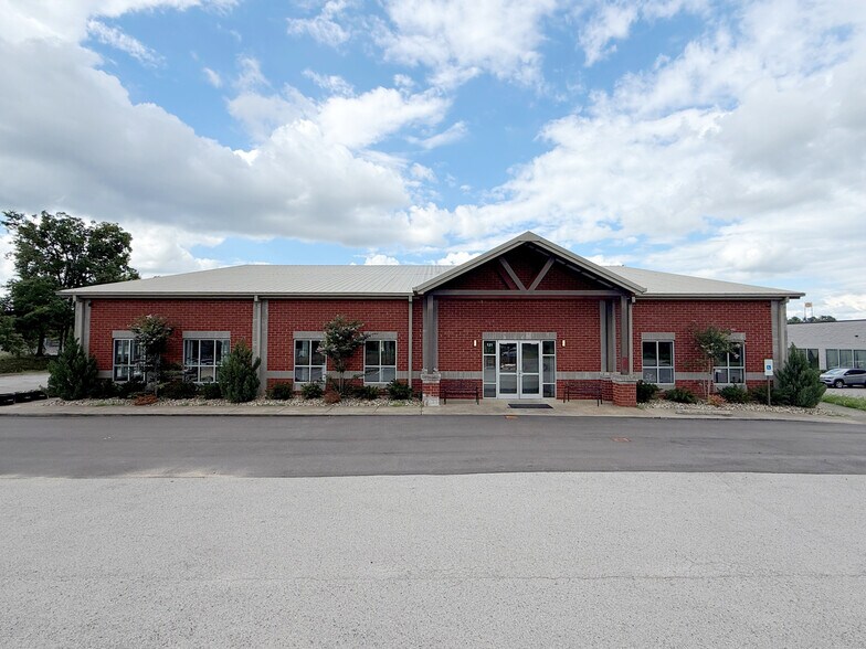 121 Adams Ln, Mount Juliet, TN à vendre - Photo de l’immeuble – Image 1 sur 6