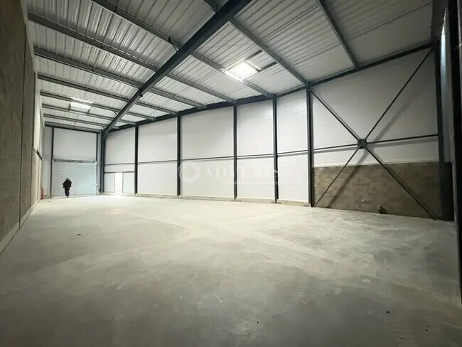 Plus de détails pour Industriel/Logistique à louer