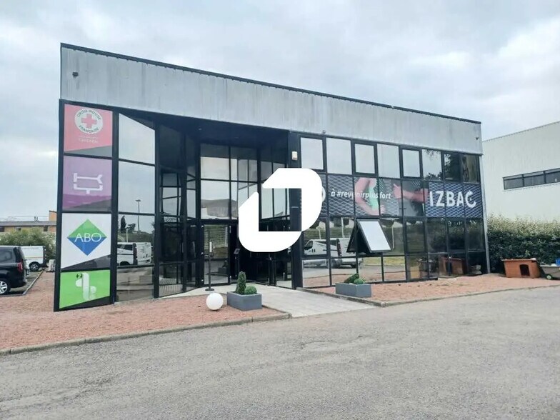 Bureau dans Artigues-près-Bordeaux à vendre - Photo de l’immeuble – Image 2 sur 13