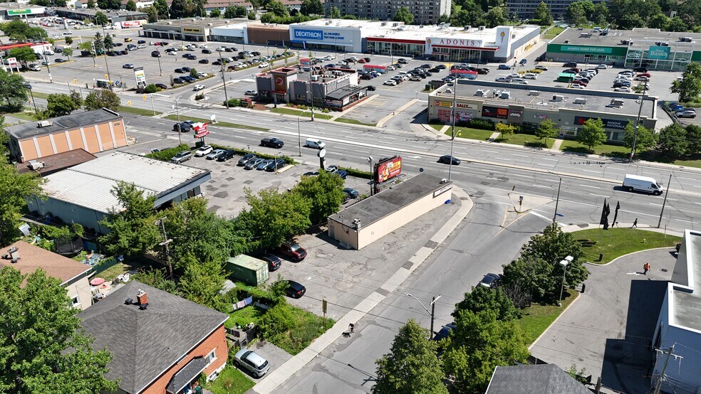 1076 St. Laurent Blvd, Ottawa, ON à vendre - Photo de l’immeuble – Image 3 sur 11