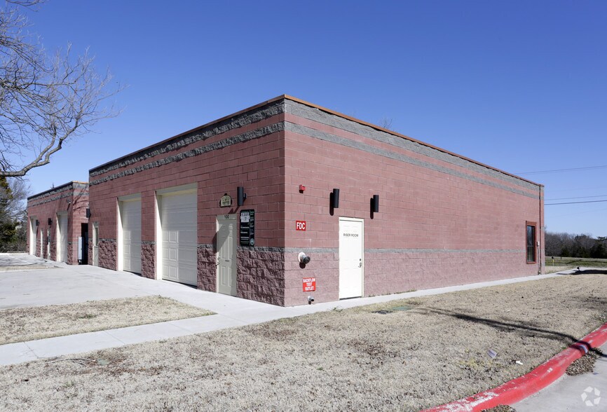 3103 N McDonald St, McKinney, TX à louer - Photo de l’immeuble – Image 3 sur 7