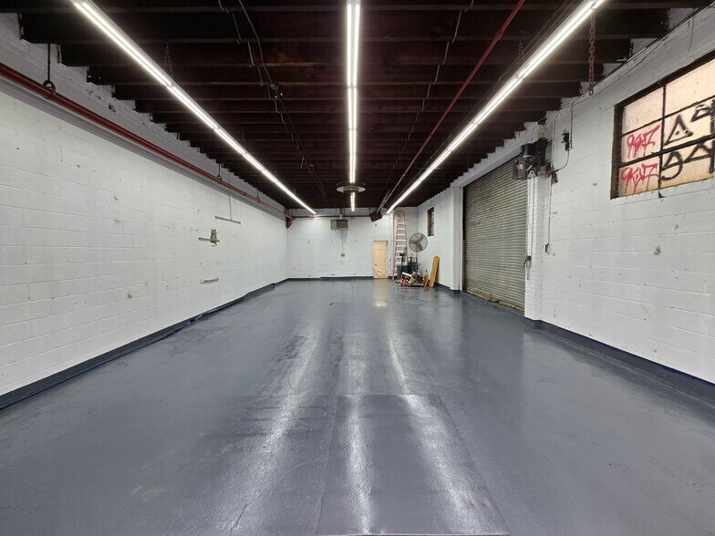 372 Ten Eyck St, Brooklyn, NY à louer - Photo de l’immeuble – Image 2 sur 10