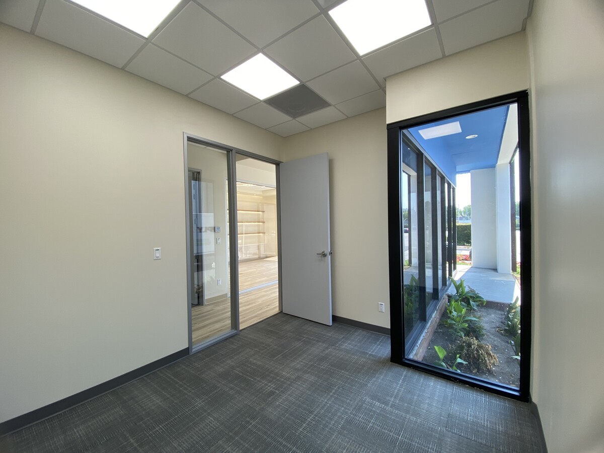 20957 Currier Rd, Walnut, CA 91789 - Lot 20947A -  - Photo intérieure - Image 2 of 5