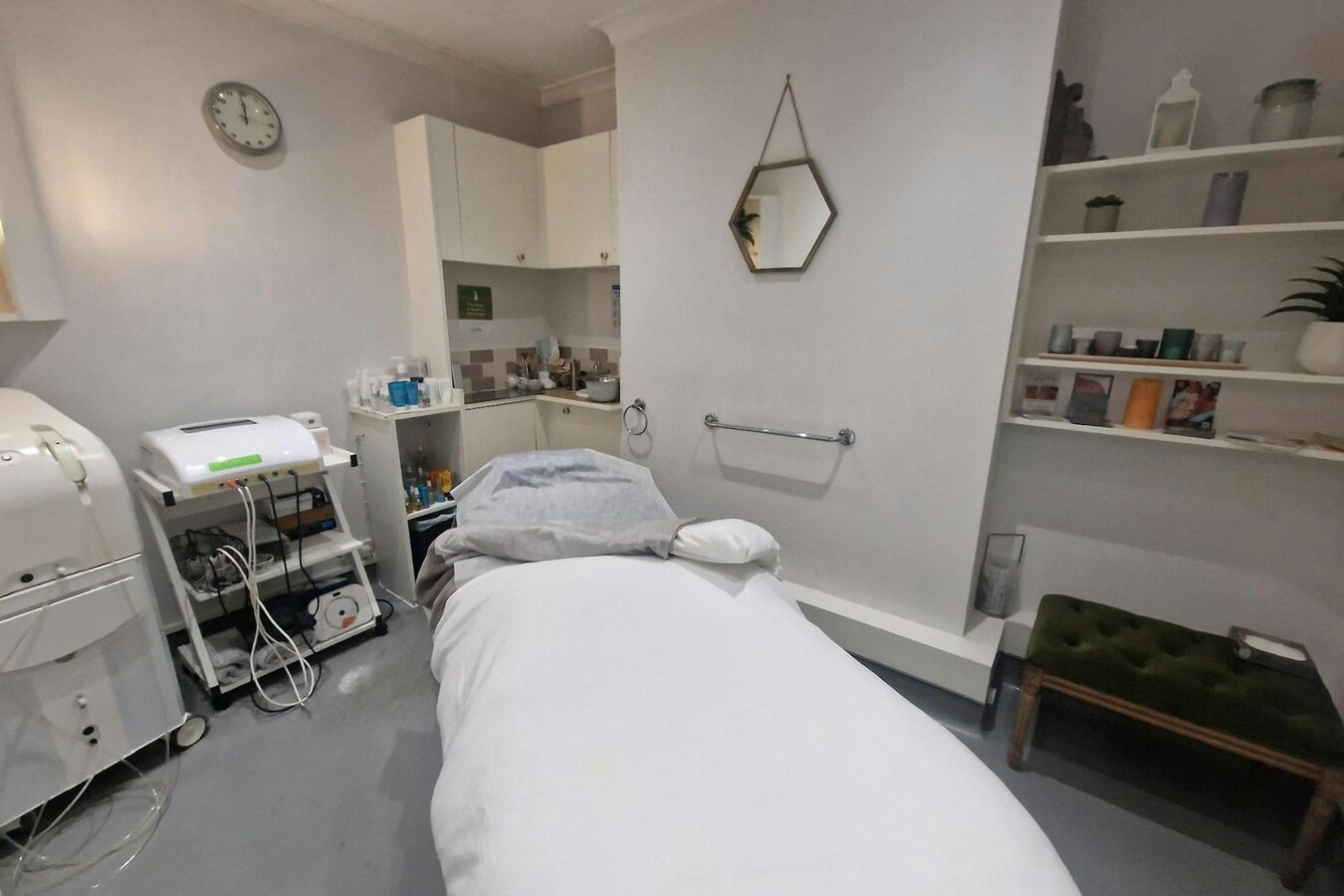 31 Church St, Basingstoke, HAM RG21 7QQ - Lot 31 - - Photo intérieure - Image 2 of 5