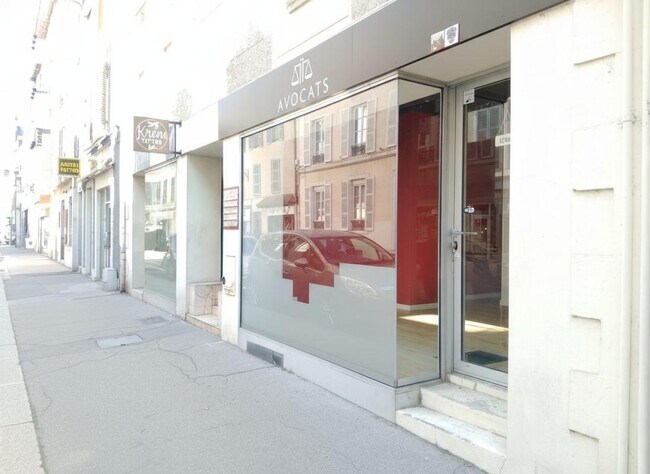 Plus de détails pour Local commercial à vendre