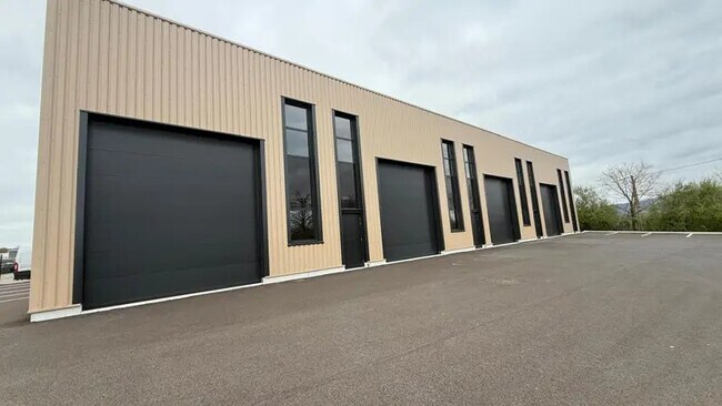 Plus de détails pour Industriel/Logistique à louer