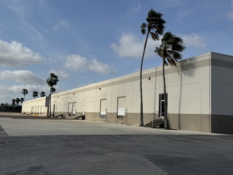 1900 Billy Mitchell Blvd, Brownsville, TX à louer - Photo principale – Image 1 sur 4