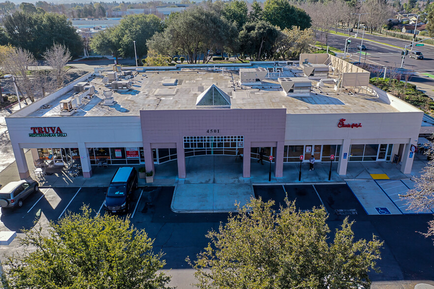 4501 Hopyard Rd, Pleasanton, CA à louer - Photo de l’immeuble – Image 3 sur 6