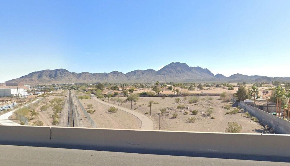 Mission Drive, Henderson, NV à vendre - Photo de l’immeuble – Image 3 sur 4