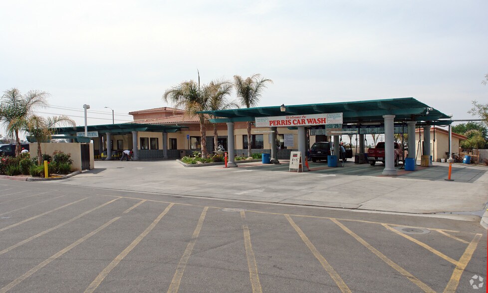 2131 N Perris Blvd, Perris, CA à vendre - Photo de l’immeuble – Image 3 sur 5