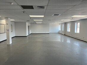 66-70 Randall Ave, Rockville Centre, NY à louer Photo intérieure– Image 1 sur 5