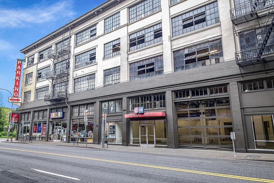 1313 W Burnside St, Portland, OR à louer - Photo de l’immeuble – Image 2 sur 6