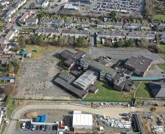 Plus de détails pour Two Former Education Buildings On Large – Spécialisé à vendre, Haverfordwest