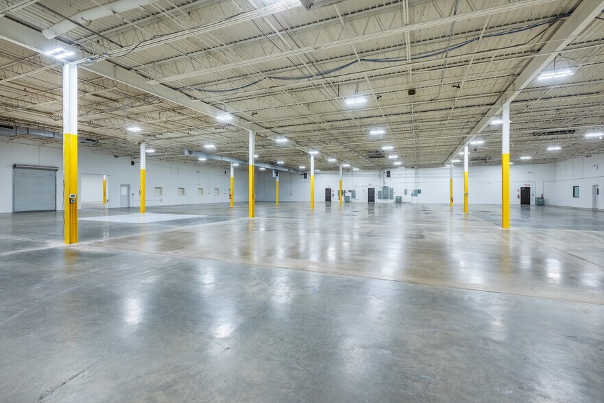 900 Pressley Rd, Charlotte, NC à louer - Photo intérieure – Image 3 sur 4