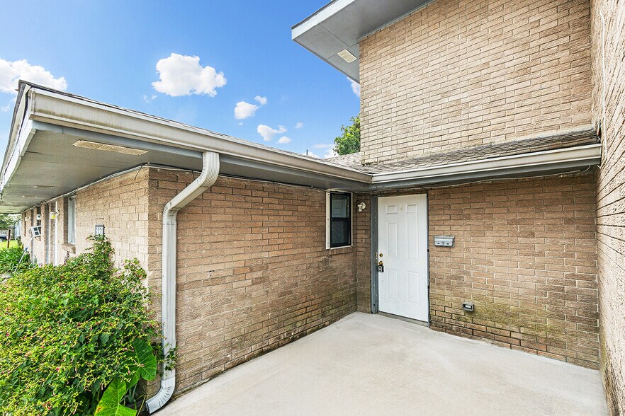 3321 Laplace St, Chalmette, LA à vendre - Photo de l’immeuble – Image 2 sur 10
