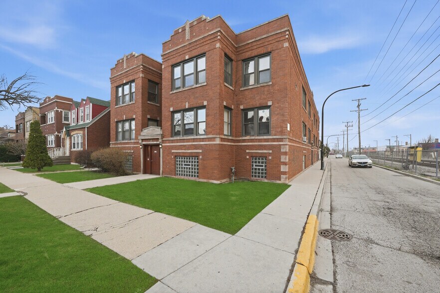 2119 S 51st Ave, Cicero, IL à vendre - Photo de l’immeuble – Image 2 sur 24