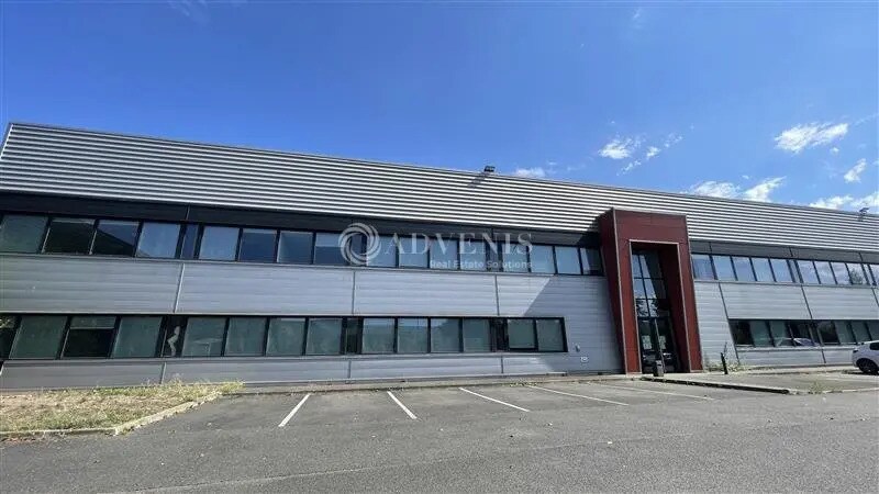 Local d’activités dans Moissy-Cramayel à louer - Photo de l’immeuble – Image 1 sur 12
