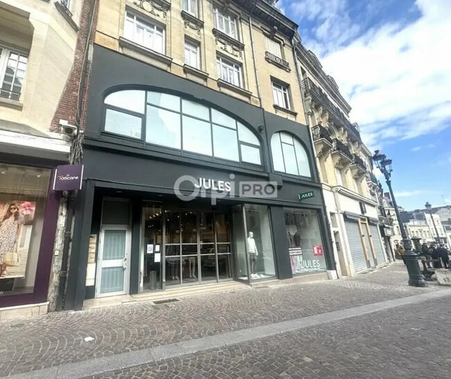 Plus de détails pour Local commercial à louer