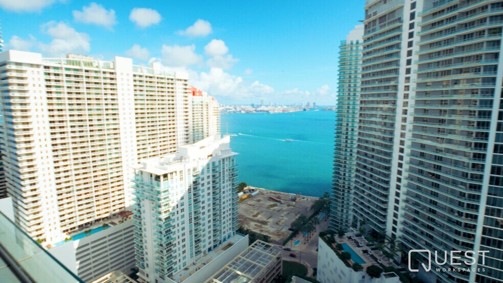 1395 Brickell Ave, Miami, FL à louer - Vidéo sur l’annonce professionnelle – Image 2 sur 19