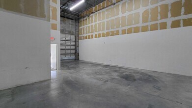 21113 Johnson St, Pembroke Pines, FL à louer Photo intérieure– Image 1 sur 5
