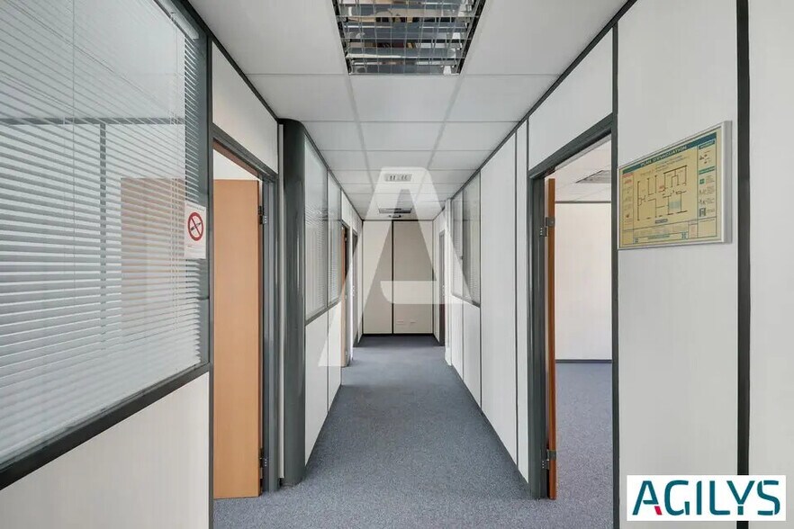 Bureau dans Massy à louer - Photo intérieure – Image 2 sur 6