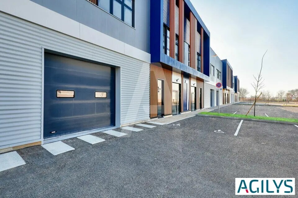 Local d’activités dans Saint-Michel-sur-Orge à louer Photo de l’immeuble– Image 1 sur 11