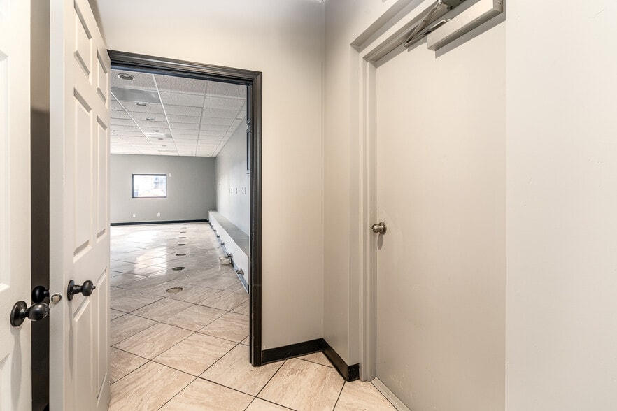 2705 W Deyoung St, Marion, IL à louer - Photo de l’immeuble – Image 3 sur 13