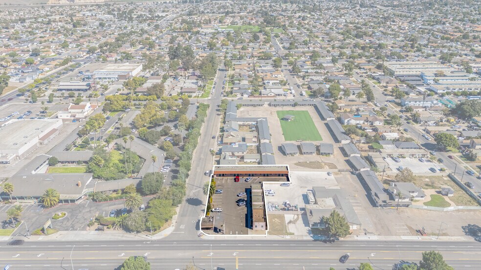 1330 N Broadway, Santa Maria, CA à vendre - Photo de l’immeuble – Image 2 sur 5