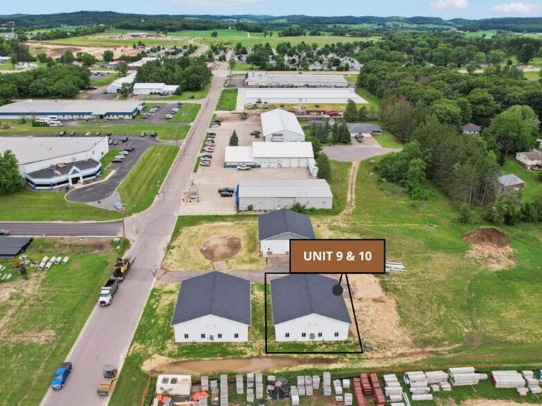 Units 9 + 10 portefeuille de 2 biens à vendre sur LoopNet.fr - Photo de l’immeuble – Image 1 sur 31