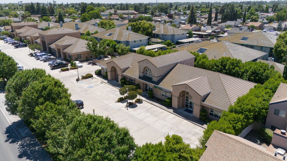 1444 W Main St, Ripon, CA à vendre - Photo de l’immeuble – Image 3 sur 55