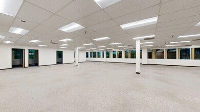 225 W Hospitality Ln, San Bernardino, CA à louer Numérisation 3D Matterport– Image 1 sur 4