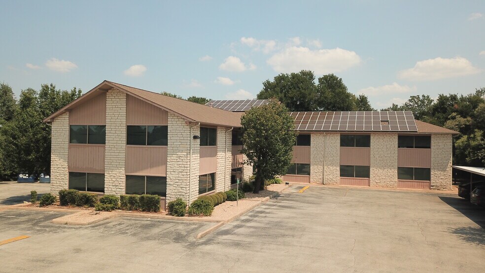 12466 Los Indios Trl, Austin, TX à vendre - Photo de l’immeuble – Image 1 sur 5