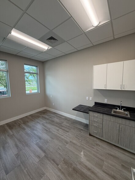 101 NW 12th St, Pompano Beach, FL à louer - Photo intérieure – Image 2 sur 32