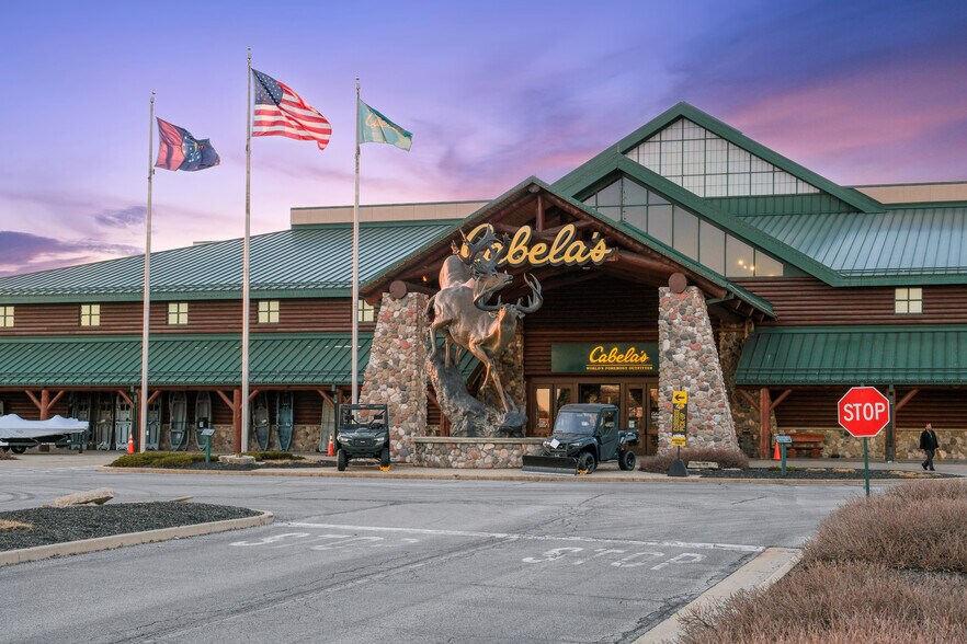 4 Property Cabela's/Bass Pro Portfolio portefeuille de 4 biens à vendre sur LoopNet.fr - Photo de l’immeuble – Image 3 sur 4