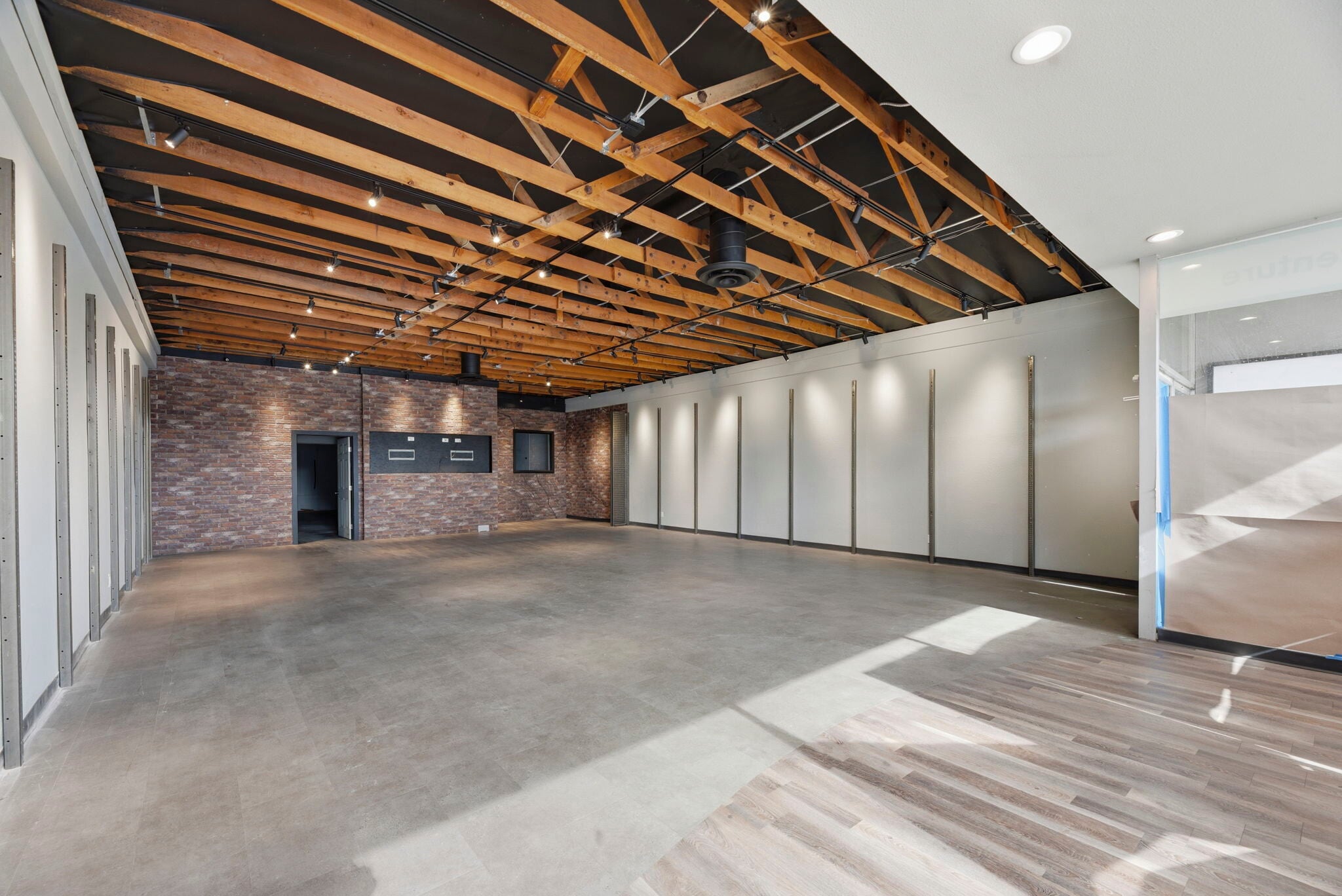 4553 Van Nuys Blvd, Sherman Oaks, CA à louer Photo intérieure– Image 1 sur 3