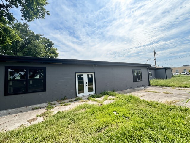 413 Wabasso Ave, Louisville, KY à louer - Photo de l’immeuble – Image 1 sur 15