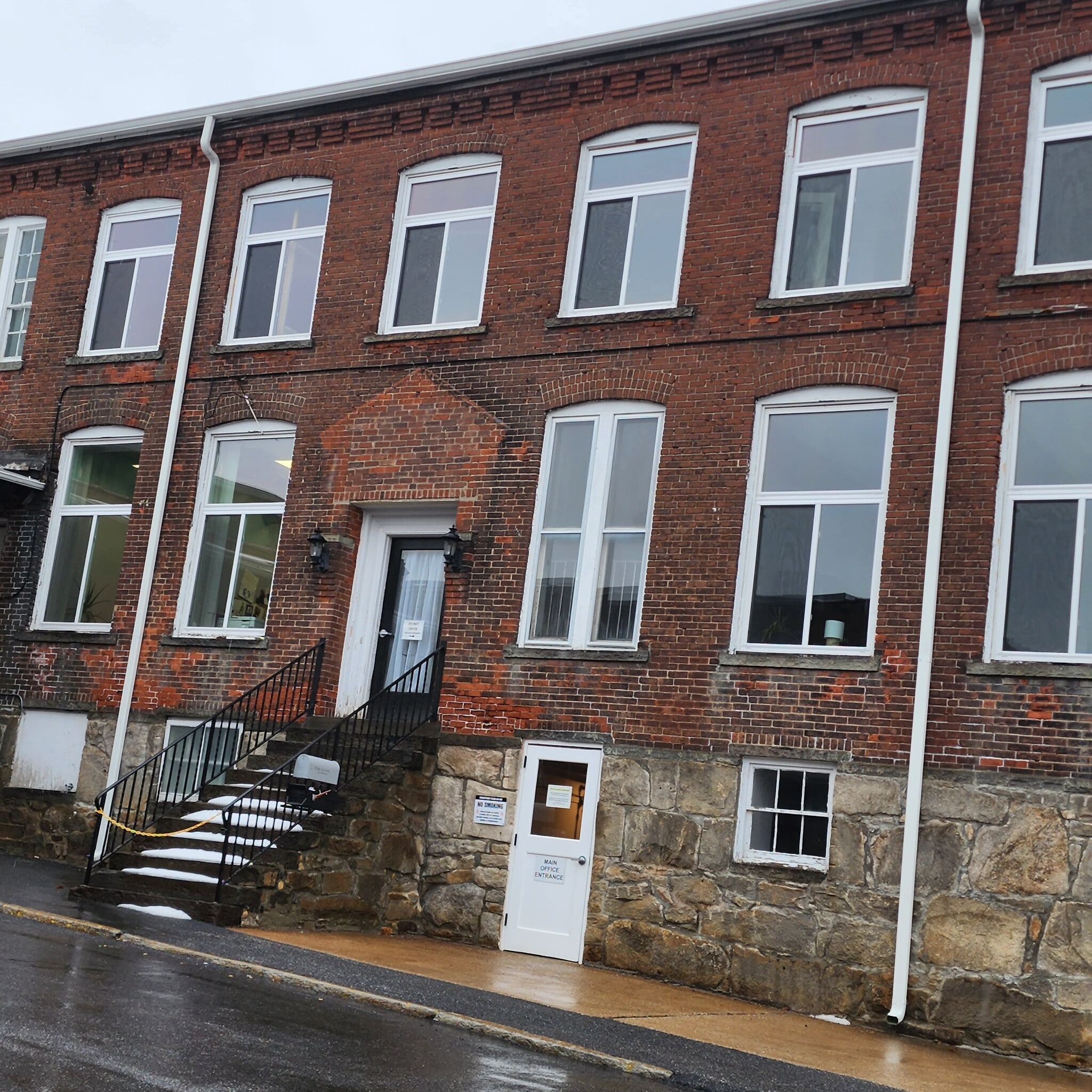 100 Lawton St, Torrington, CT à louer Photo intérieure– Image 1 sur 2
